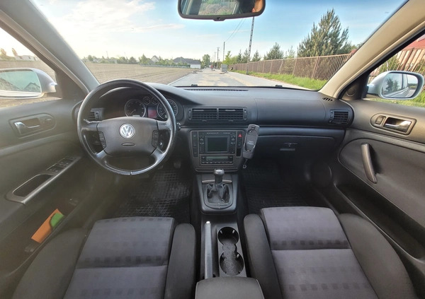 Volkswagen Passat cena 7950 przebieg: 165450, rok produkcji 2003 z Płock małe 67